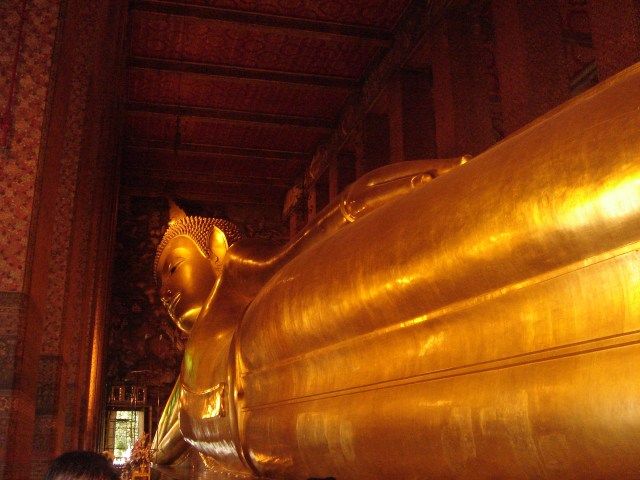 Buddha recling at Wat Pho