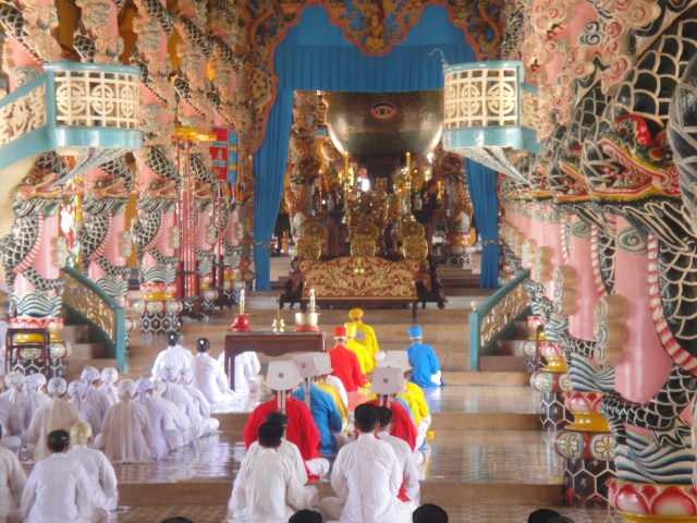 The colourful Cao Dao