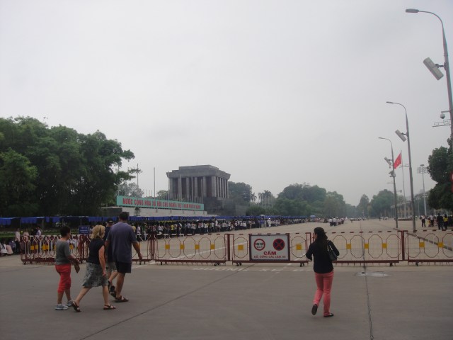 The queue at the Mausoleum by the time we left. It closes at 11am so many of these people would have missed out...