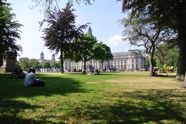 Lunching in the gardens