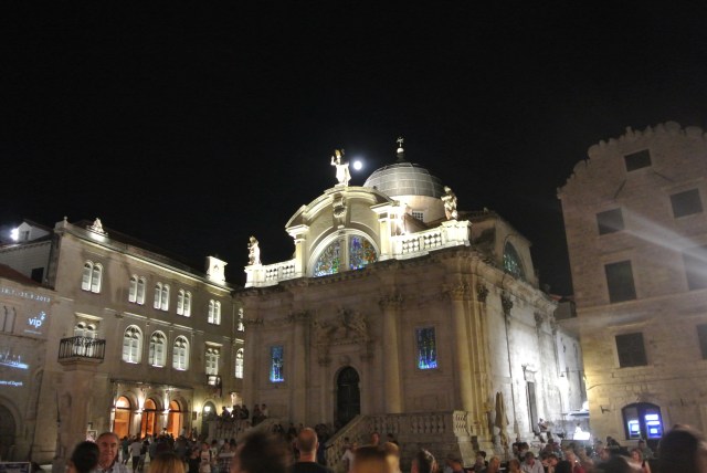 A quiet beer on the Stradun
