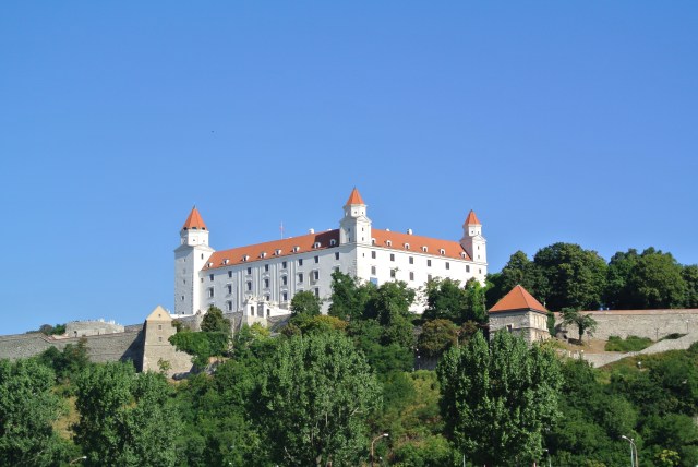 Bidding farewell to Bratislavský Hrad from the Danube