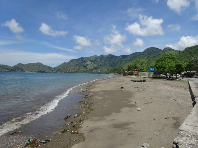 A kilometre or two out of Dili and we still hadn't found our apartment...