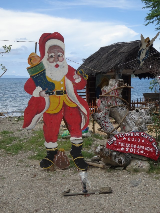 Even Santa Claus (a regular companion in these scenes) gave them the thumbs up