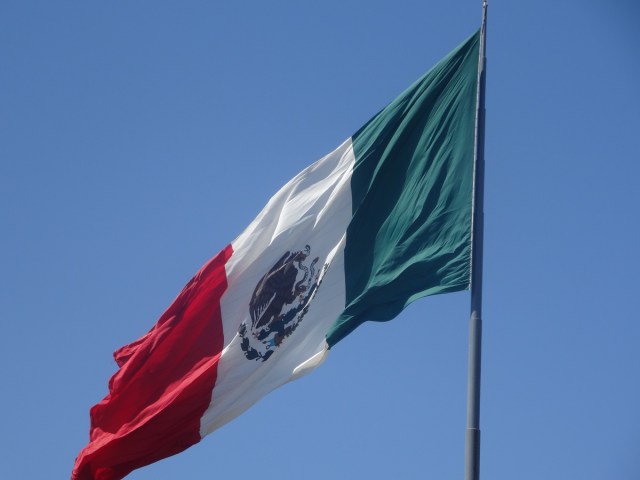 In case we forgot where we were, there was this huge flag…
