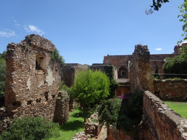 Exploring the very impressive ruins