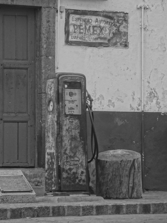 Pemex may be the sole monopoly here in Mexico, but this old school pump does look pretty cool