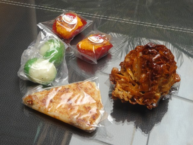 Our hall from the Mercado: Clockwise from left Coconut stuffed candied Lime peel, Coconut balls, a Coconut pyramid & Coconut slice