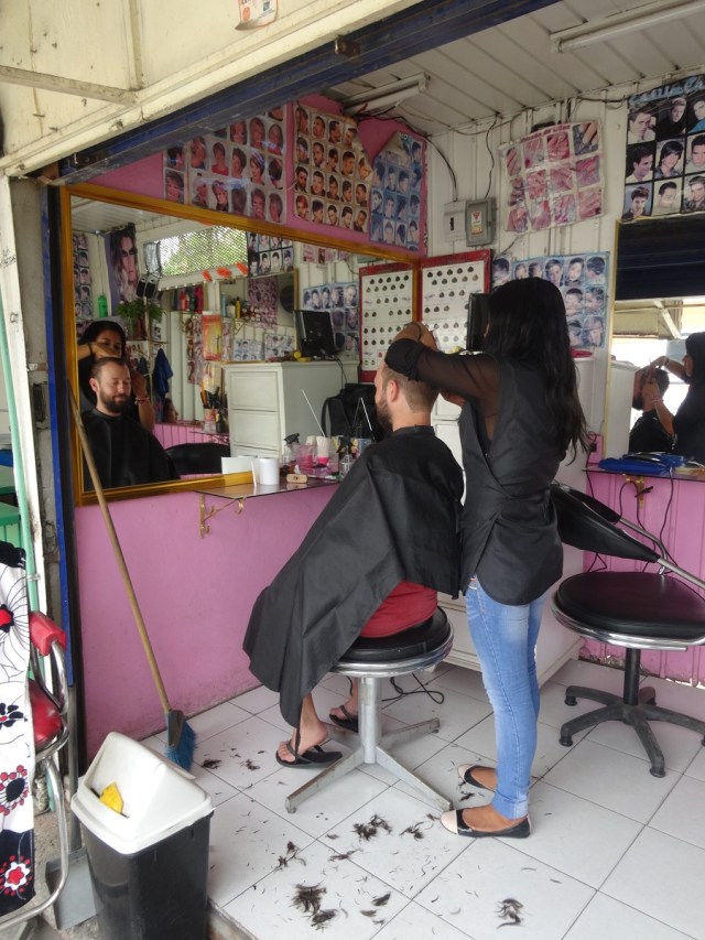 Getting the chop in my 3 walled salon