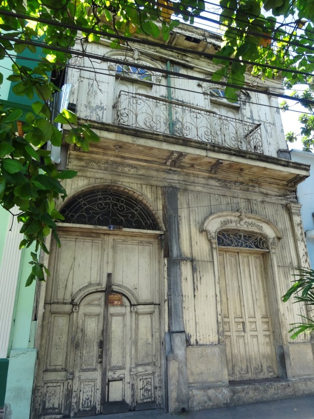 Some of San Salvador's gritty charm