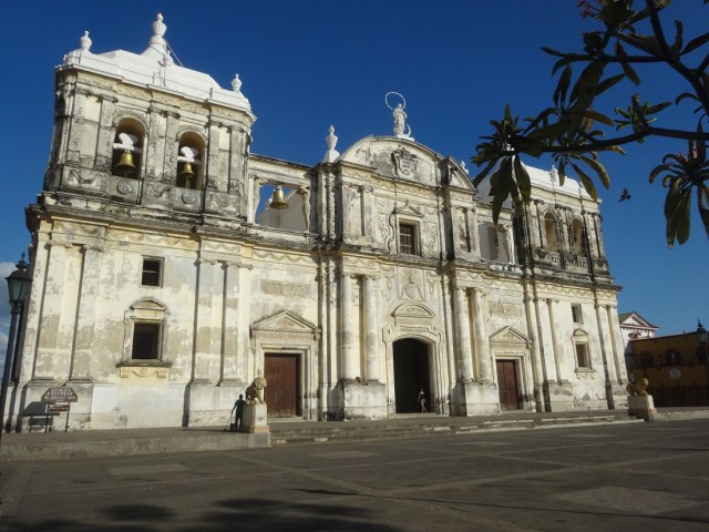 The grand façade of Leon’s main cathedral