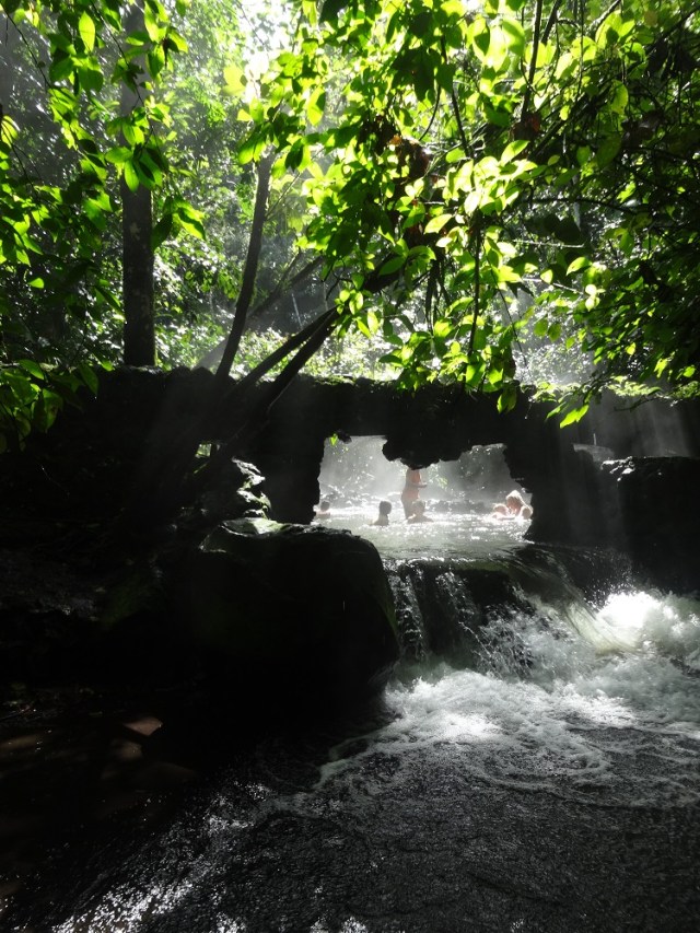 A warm dip in the hot waters near Tabacon