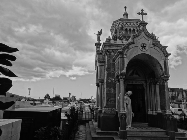 The immaculately kept San Jose cemetery