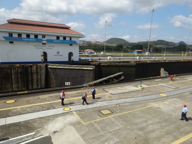 The upper lock in action