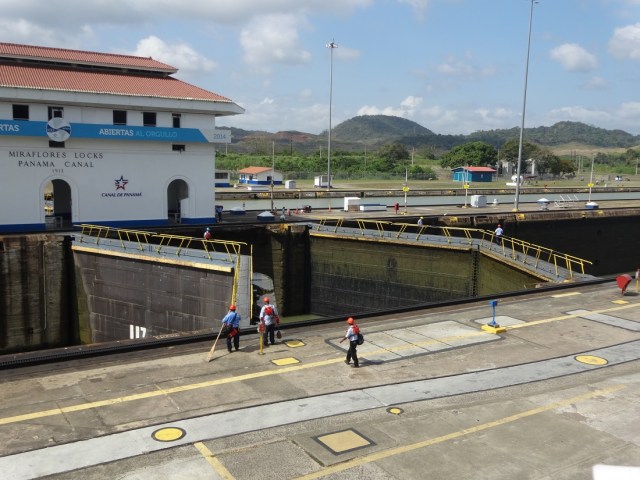 We were a little impressed by the safety rails that automatically raised as the lock closed