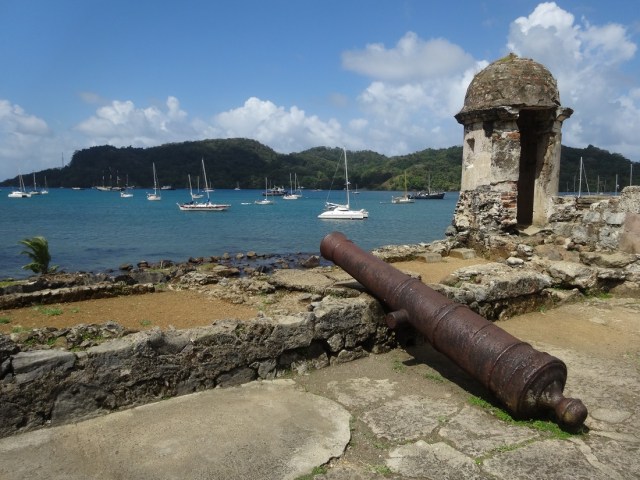 Exploring more of the Fortificaciones de Portobelo further around the harbour