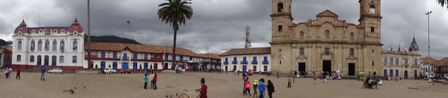 Zipaquirá's main plaza (Click image to enlarge)