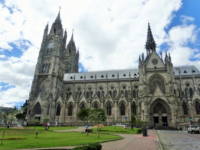 The impressive Basílica del Voto Nacional