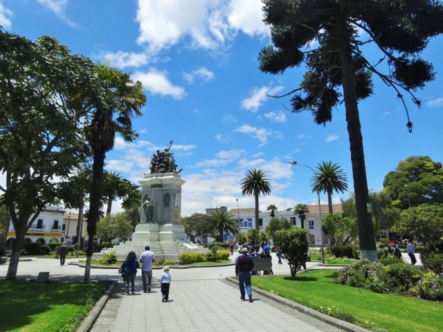 The rather pretty central plaza of Latacunga
