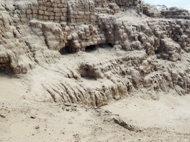 Time making something that is a human construct, look natural (you can see now why Huaca del Sol looks like a mound of dirt…)