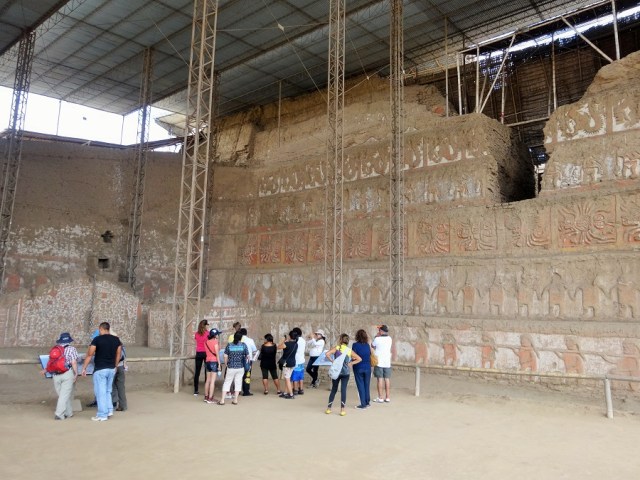 The entire side of the Huaca de la Luna was one giant artwork!