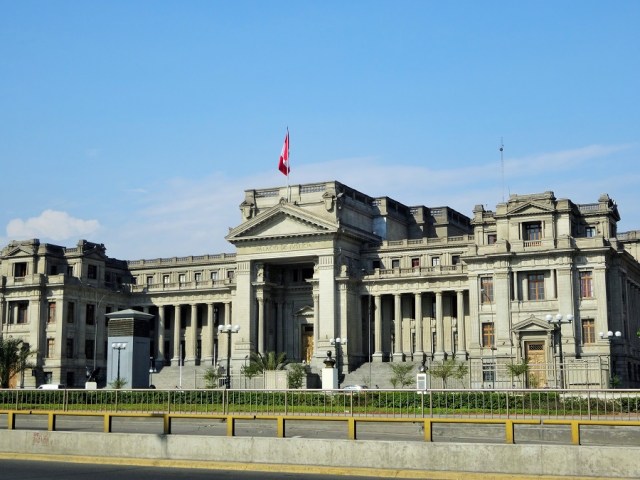 The grand judicial courts, looking much more impressive in the afternoon sun, than it did under the dull morning skies