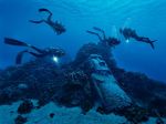 fake-moai-scuba-diving-easter-island-rapa-nui