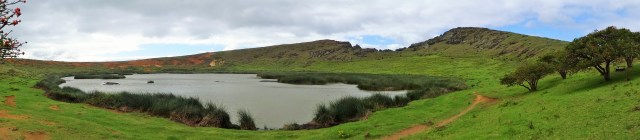 The caldera's laguna, under the watchful gaze of more Moai (Click on image to enlarge)
