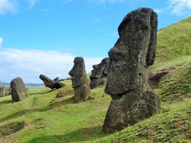 The qaurry, a graveyard of jumbled Moai