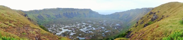 Taking in the boggy caldera of Volcan Rano Kau, our Rapa Nui swansong