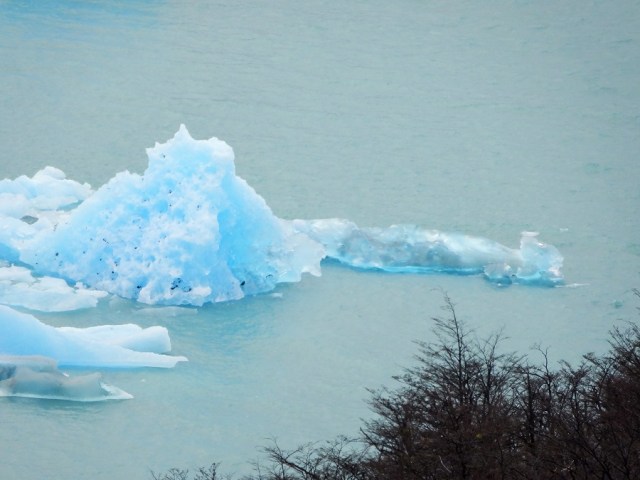 From greys, to whites, to blues, to clear: The colours (or clarity) of ice