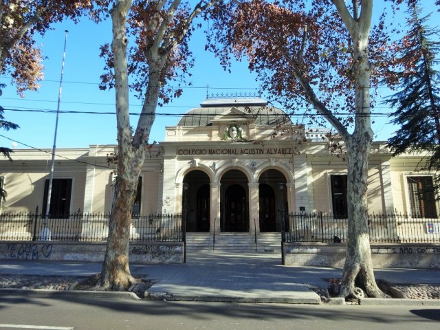 Colonial and educational charm