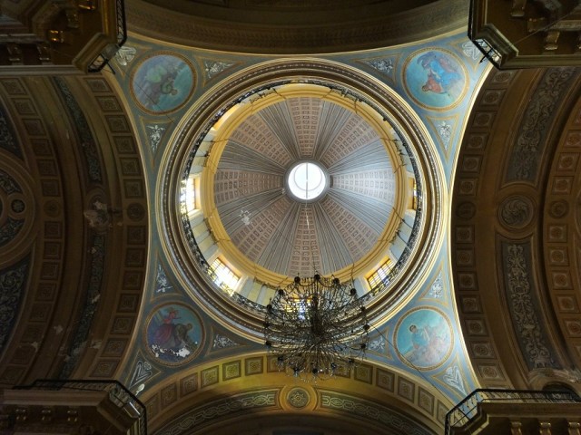 Keeping our neck sore with another reason to raise our heads within the Iglesia de San Francisco