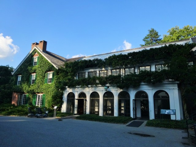 The former du Pont home