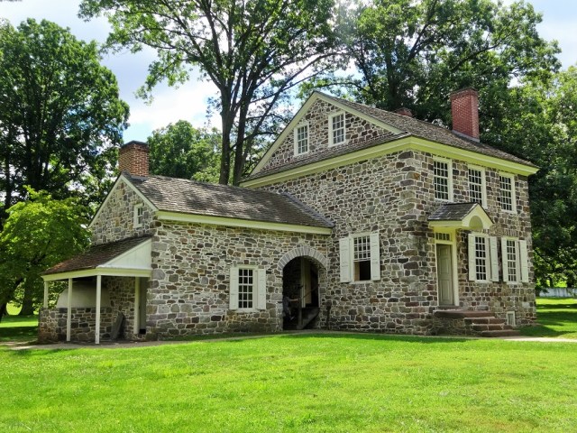 Washington took shelter in something a little more comfortable than a log cabin…