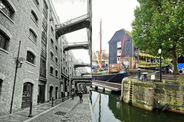 Exploring (left) & Finding our way to St Katharine Docks (right)