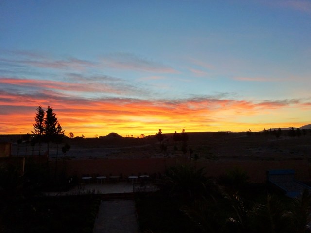 Up with the sun to get on our way to the Sahara